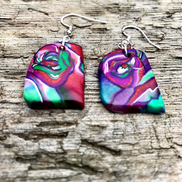 Purple Roses- Hand painted earrings - Picture 4 of 8